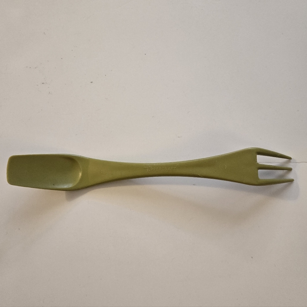Vintage Tuppercraft Green Gardening Tool Two-in-One Fork and Spade 1487-1